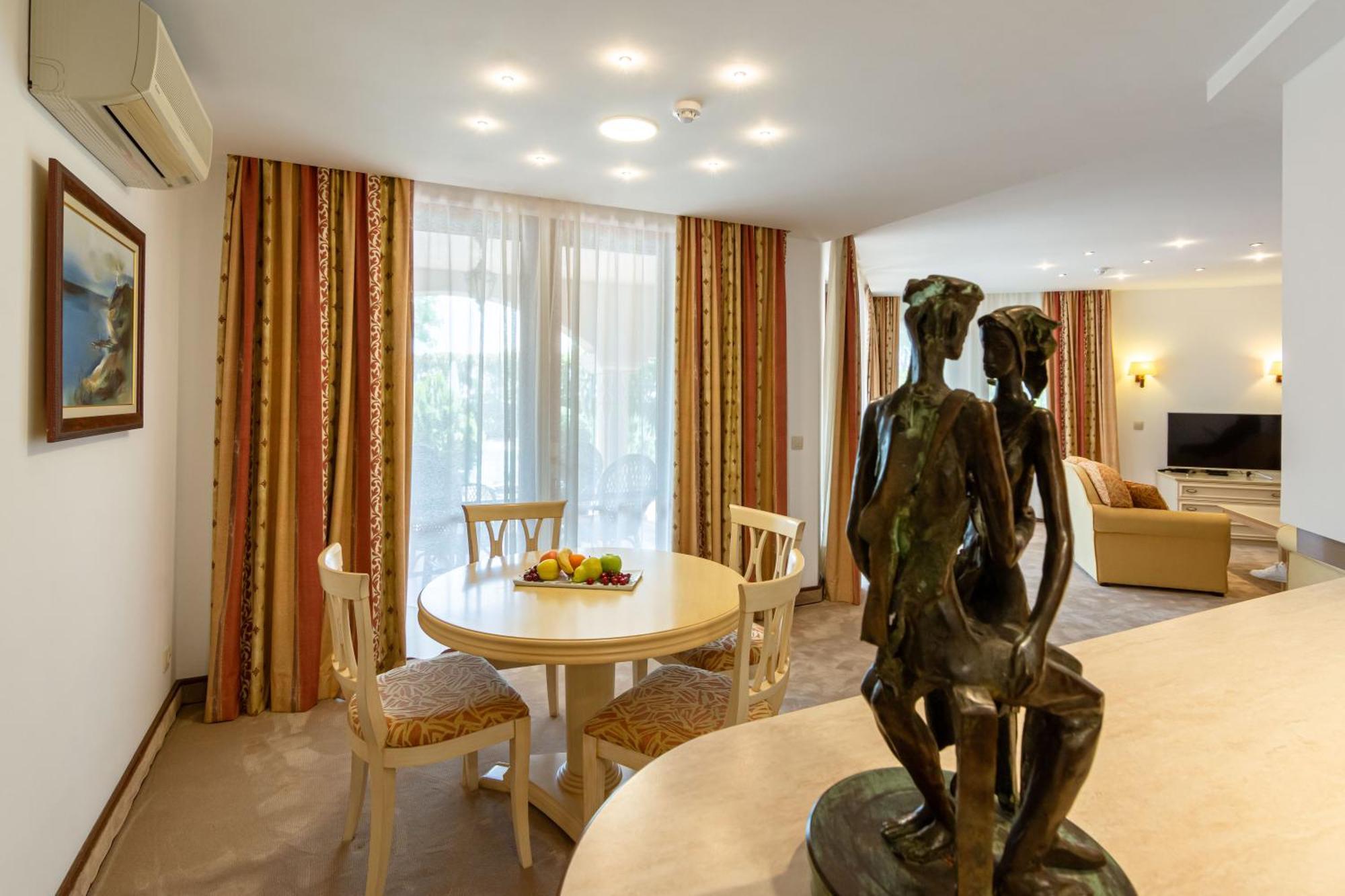 Helena VIP Villas&Suites - Half Board Sunny Beach Esterno foto