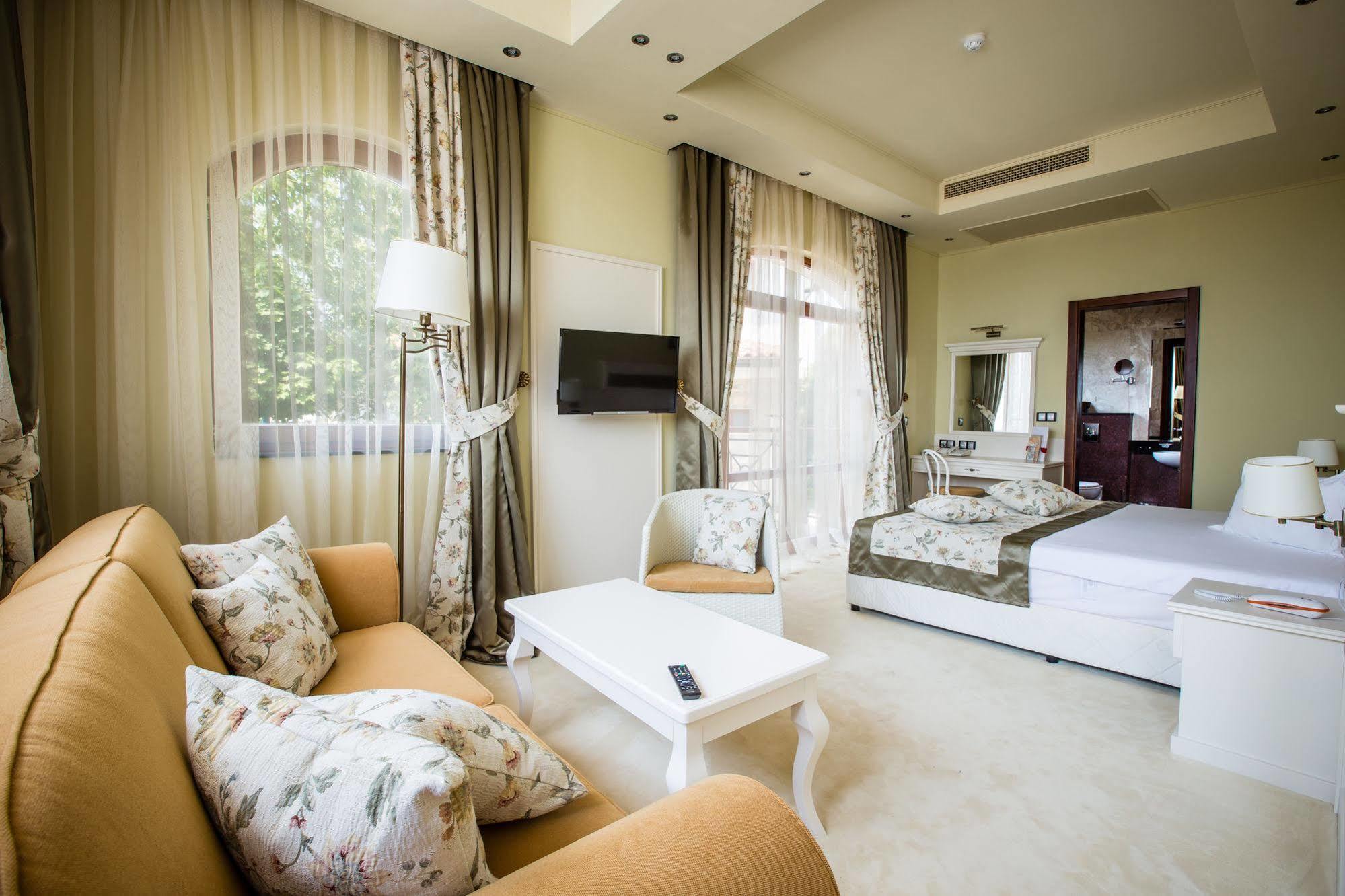 Helena VIP Villas&Suites - Half Board Sunny Beach Esterno foto